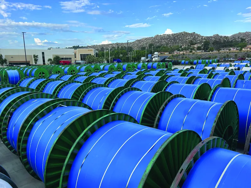 Ero keskijännite- ja pienjännitekaapeleiden välillä.